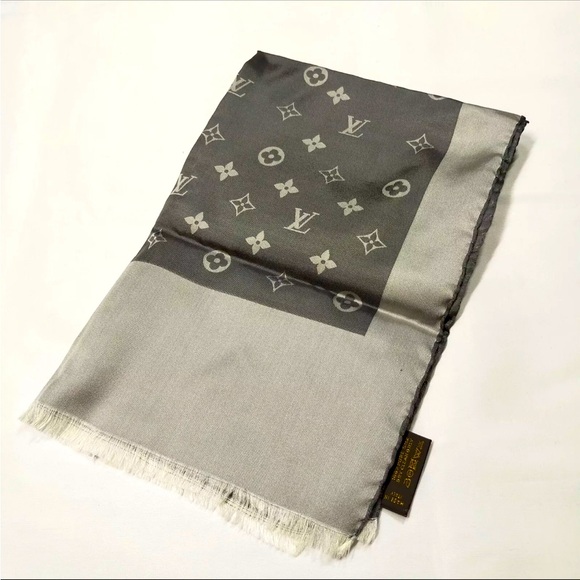 Authentic Louis Vuitton 💯 silk scarf - Picture 10 of 16